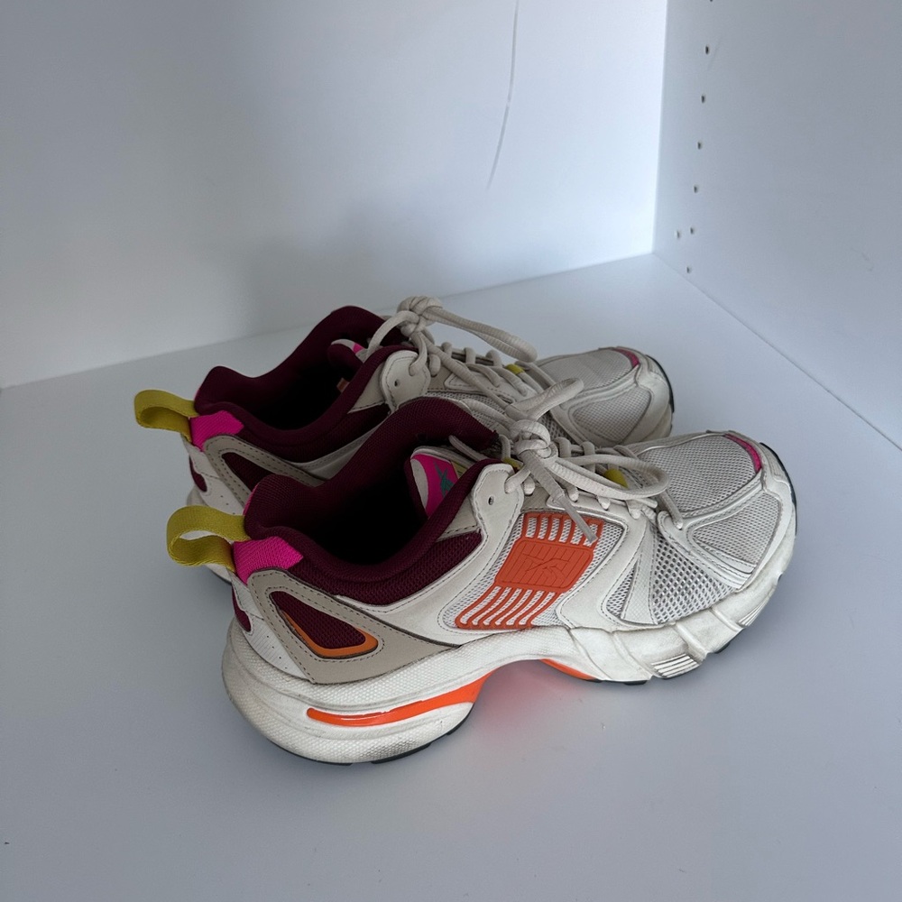 Cute multi-color beige sneakers